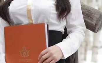 MFStar模范学院 – 牛仔裤图片亮相，白子嫣nicky的身姿为这条裤子打开了新天地！
