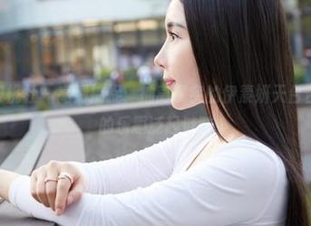 MiiTao蜜桃社 – 高清捕捉：抽离现实的伊素妍天台合集，边缘的乐趣泛起涟漪