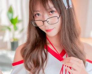 最新Money冷冷的校园写真，谁会想到校园这么“冰凉”？哈哈，真不愧是她。