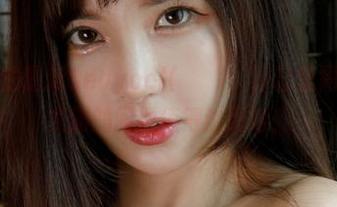 你没见过的最新Seoyool(서율)，浴缸里需不需要穿衣服的问题值得讨论哈！