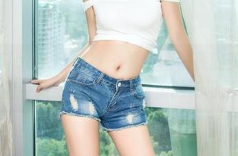 TouTiao头条女神 – 看了曲佑熙的美图，职业装竟然有了角色扮演的新可能！