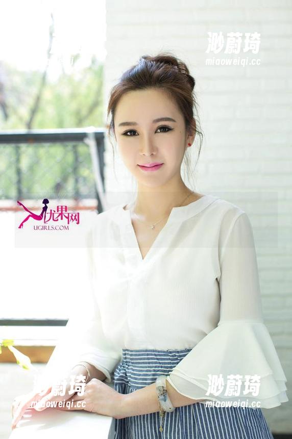 UGirls尤果网 - 杨乔之：一次不太少女的白皙原图，图包里藏着几分调皮