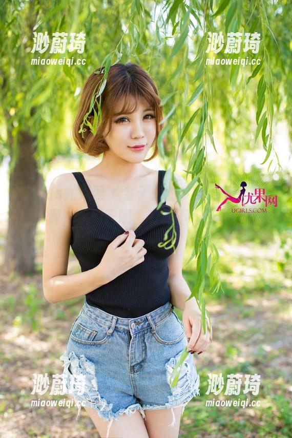 UGirls尤果网 - 金子熙的少女照，点开这些资源，我的天哪，有种不知不觉沉下去的感觉。
