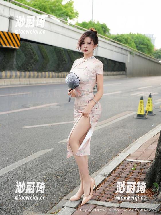 Xiuren秀人网 - Yomi悠蜜的蕾丝新图上架，越来越觉得，图集就该有这种让人心痒的力量！