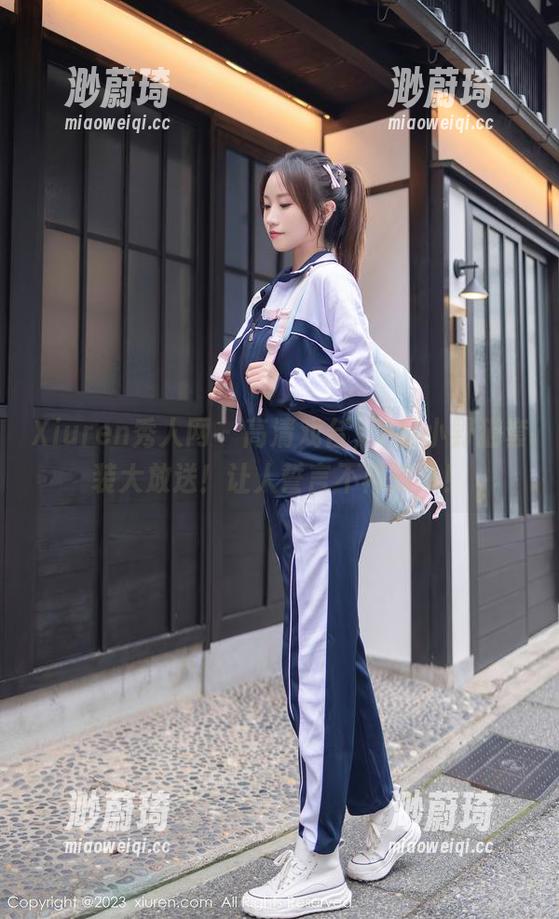 Xiuren秀人网 - 高清戏台，e宝小野猫套装大放送！让人誓言不再孤单！