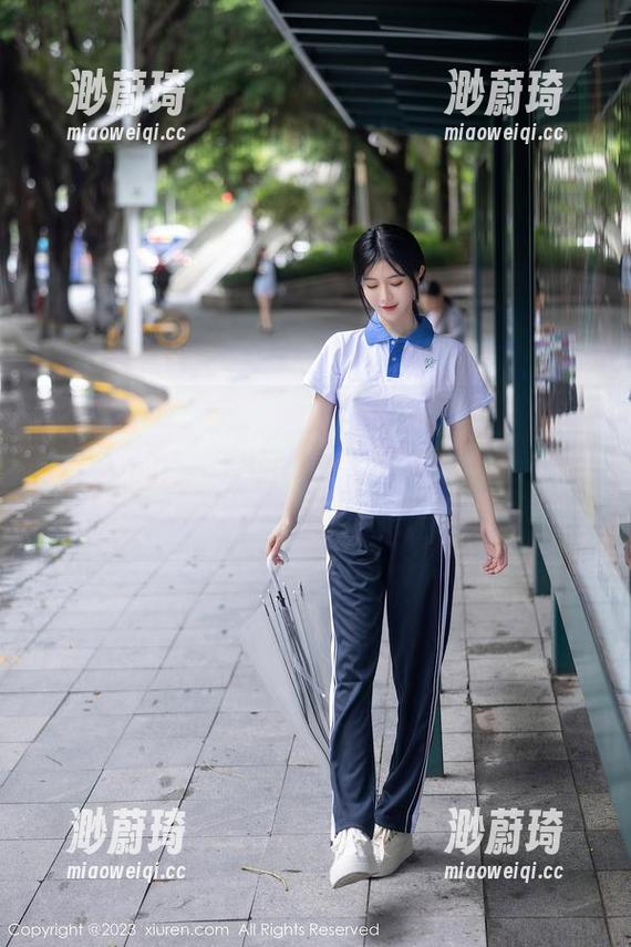 Xiuren秀人网 - 海边的温柔，伍晓丽Shirley的高清图包：保证像吃了一口冰淇淋，甜在心里！