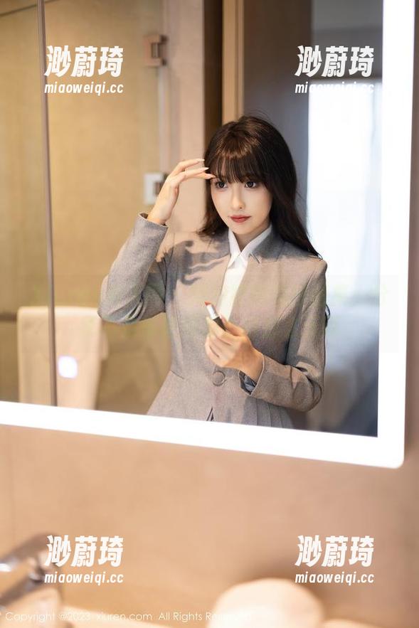 Xiuren秀人网 - 刘婷婷的婚纱图集：分享不是每裙摆都长得那么无辜