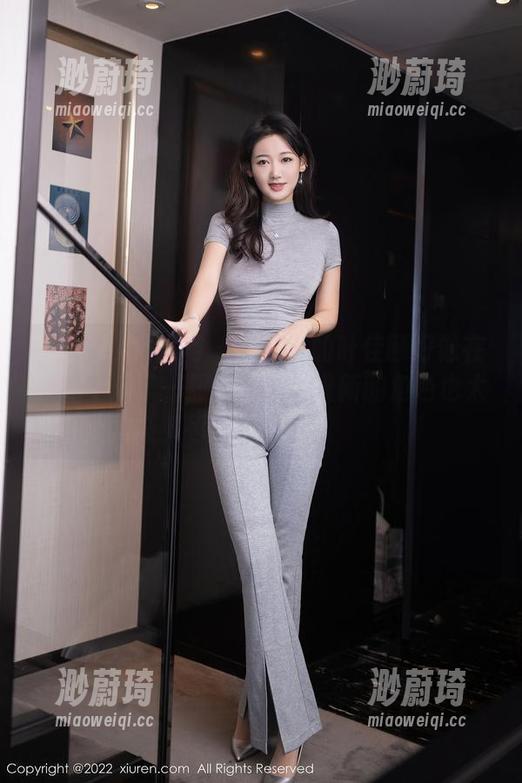 Xiuren秀人网 - 照片中的叶佳颐好像在校园上演了一部青春剧！最新的角色也太带感了吧？