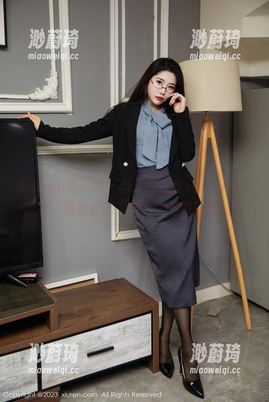Xiuren秀人网 - 当盼盼龙女sunny穿上泳衣，我差点把“图包”送进回收站！