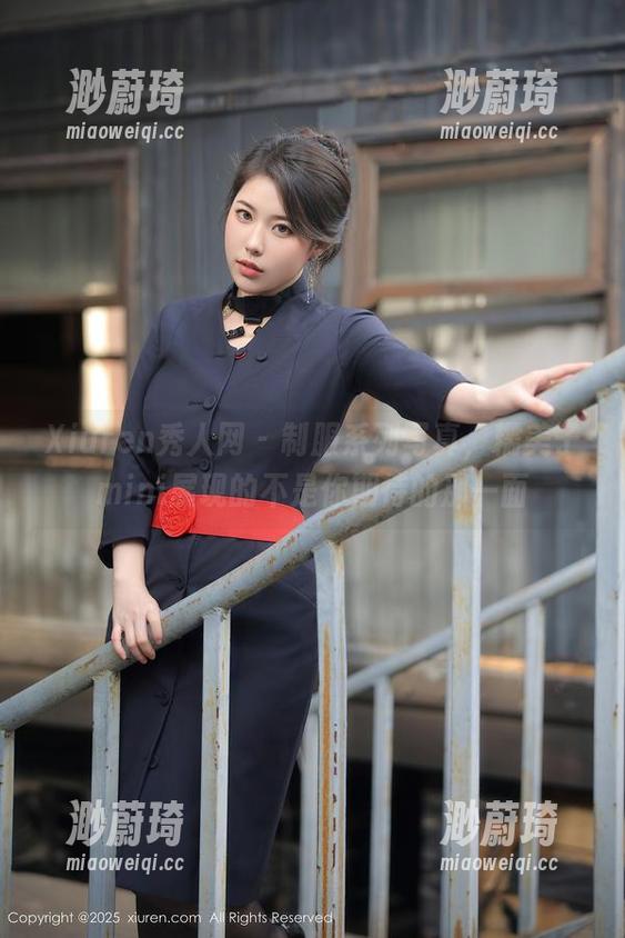 Xiuren秀人网 - 制服系列写真，糯美子mini展现的不是你期待的那一面