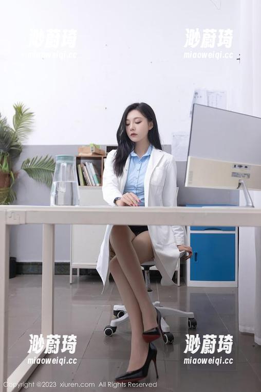 Xiuren秀人网 - 在迷雾中寻找，绯月樱-Cherry最新图册：若隐若现，你能发现吗？