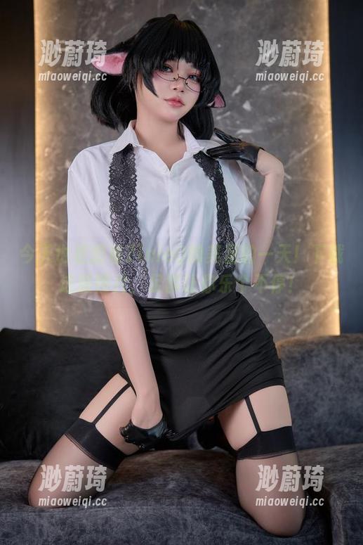 今天也是想看ZinieQ的美足的一天！下载这张图片，足够让你乐个不停！