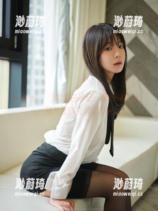wuyo(우요)的黑白印记：原图的干净，图片里却充满了叛逆