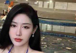 微密圈 – 不爱笑的赛琳教室里的那些光怪陆离，高清原图让你一秒想当老学霸！
