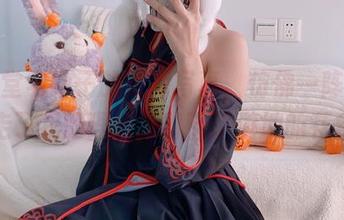 二阶堂宅绘子的短裙写真，仿佛一阵风，带走了我的理智，留下了满地的花痴。