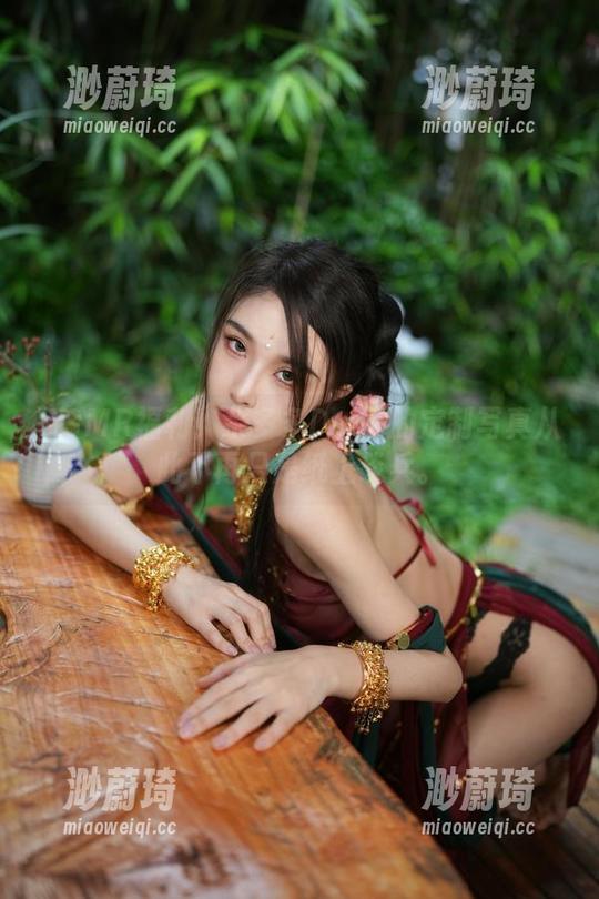 ASMR福利！余多多Dudu的定制写真从此不再只是纸上谈兵。