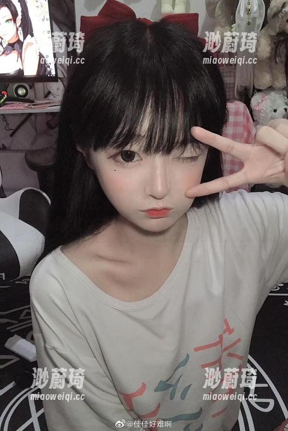 佳佳好难啊 佳佳好难啊比基尼最新写真——你说她是海滩女神还是水货也能圈粉?