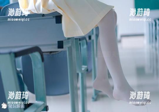 兔玩映画女仆围裙，图集看完还想再来一遍。