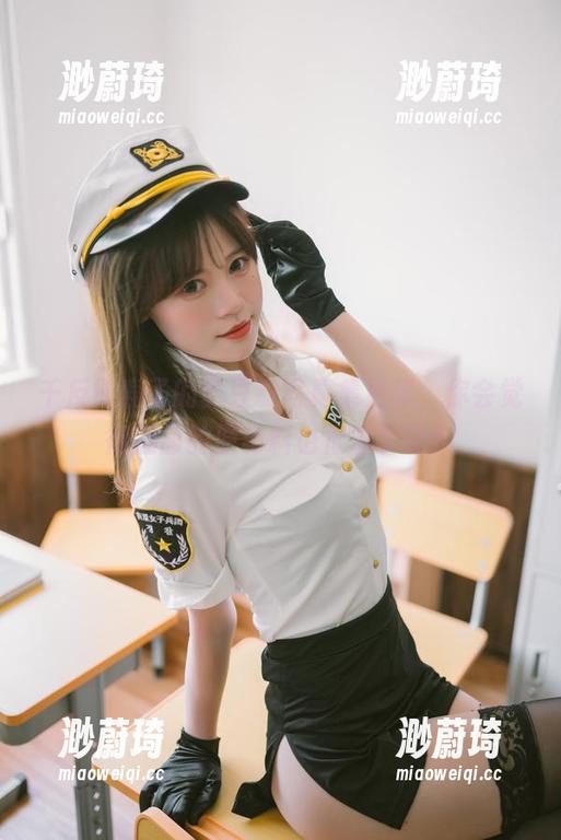 千反田鹿子的黄豆粉写真集更新，你会觉得腿部的原材料也很重要吗？