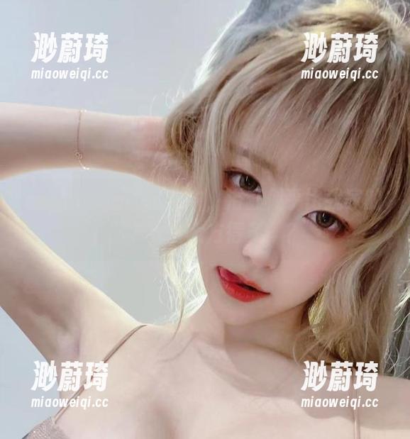 咦，啾小妍的图集中，浴缸似乎比我家的那个要“大方得多”？