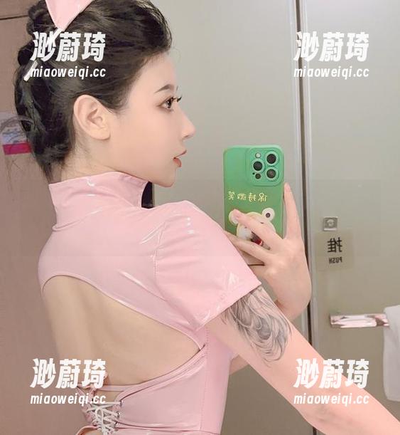 四妹在奈汐酱Nice的图集中，蜘蛛精的存在感强得让人无言