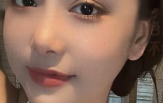 微密圈 – 尝试前瞻性：奶雯的黑色比基尼原图，不得不说，未来的泳衣会不会都是这样的？