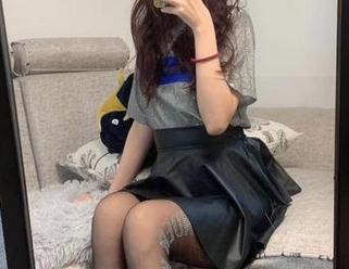 微密圈 – 提袜少女的睡衣写真集：无敌可爱，也很像我午夜的品味！