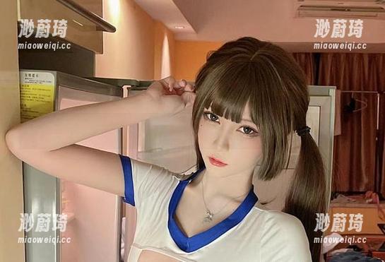 微密圈 - 无欲无求的推土君在红裙里的自信，私心想给个满分