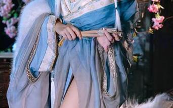 在日奈娇的泳池旁，发现一段定制的静谧作品