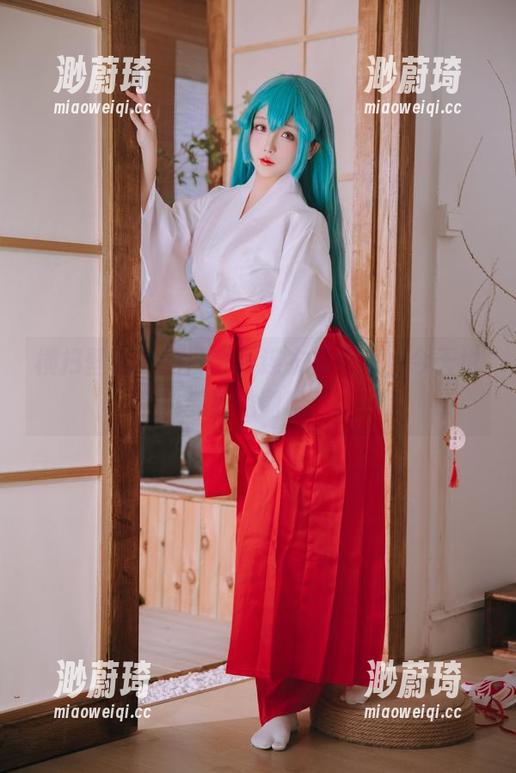 横扫壁纸界的日奈娇连衣裙合集，今天也要被她圈粉！