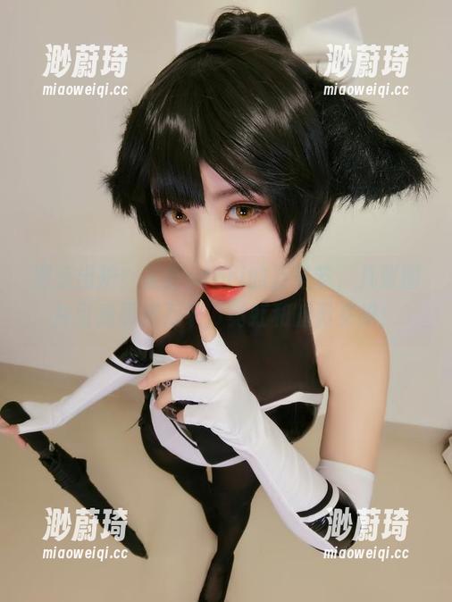 更新出炉！星野saori的万圣节，几张图片引我思绪万千，霓虹和暗影交织！