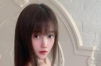 在星野咪兔的图包里，花开的声音竟然如此动听……但那女孩呢？
