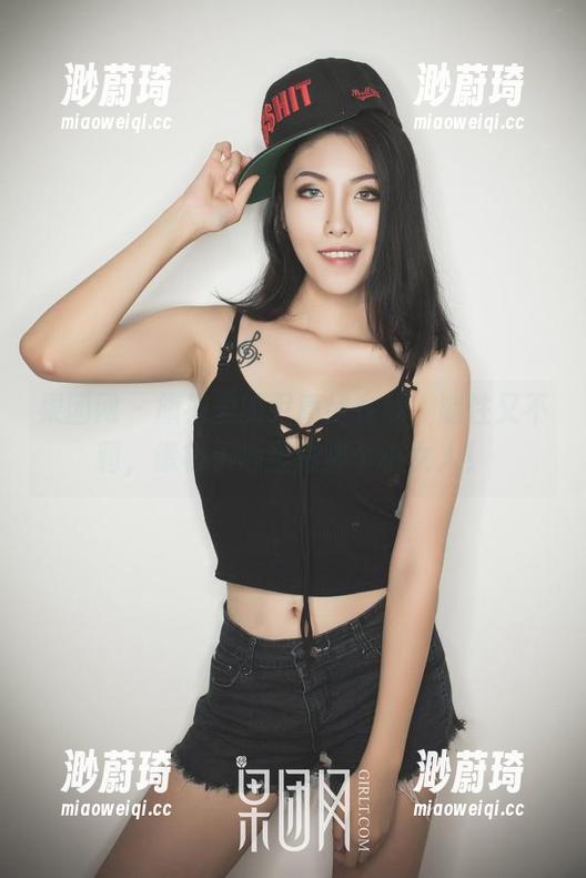 果团网 - 旗袍里的尹意纯在线，随性又不羁，像极了心里的那个小女人！