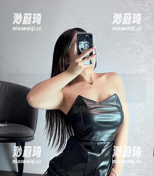 微密圈 - 桃沢樱呀的女友写真合集，特效是什么？太迷了吧？