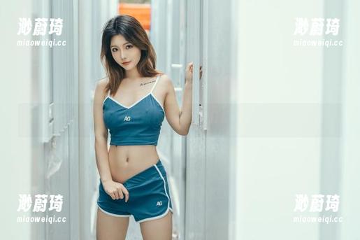 嘲讽一个：桃良阿宅最新校服，这身打扮谁看了没一点想法？