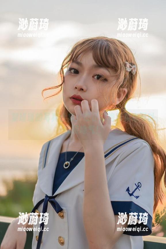 梨瑾瑾的写真合集：改良旗袍其实也可以很接地气！