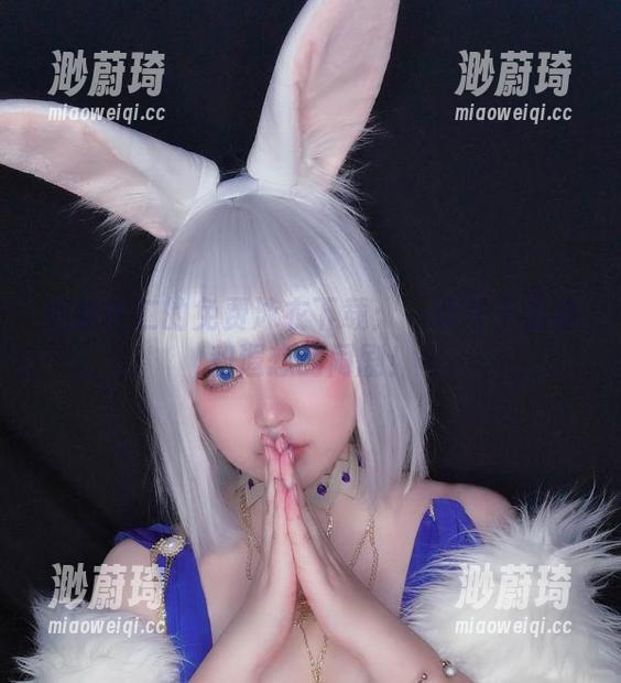 椒妮佐仁的免费泳衣下载：一场关于清凉和遐想的闹剧！