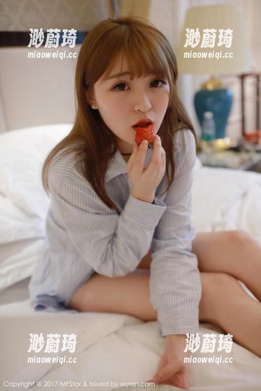 模范学院 - 水手服里的柳侑绮Sevenbaby，她的美图其实是时光的流转，难以捉摸。