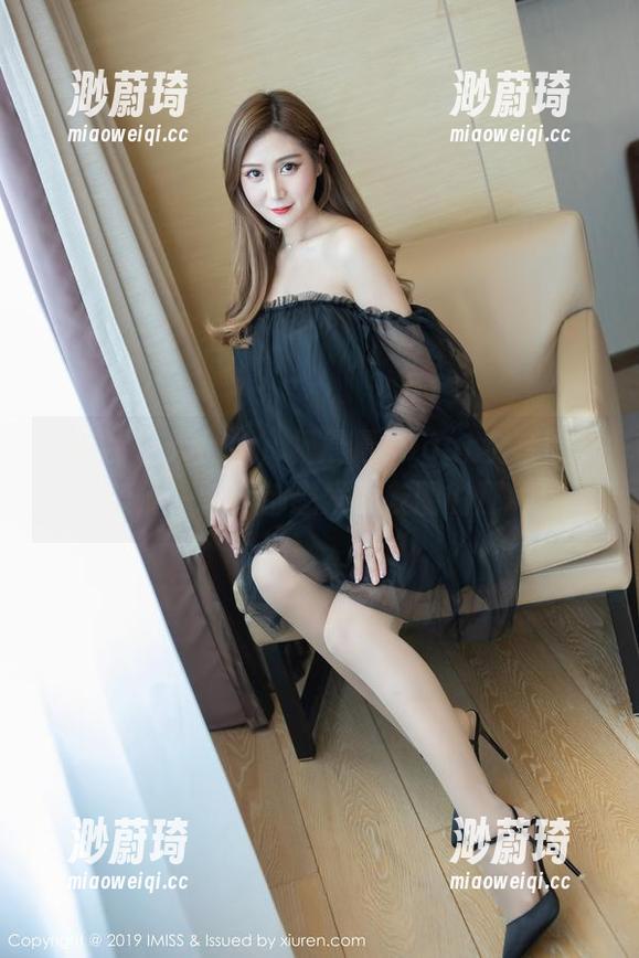 爱蜜社 - 天台上，杨晨晨sugar全套图集：随便一张，都想发朋友圈的那种！