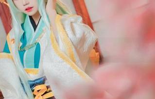 来了来了，猫君君MaoJun最新的cos吧，杀阶秘书狐全新解读