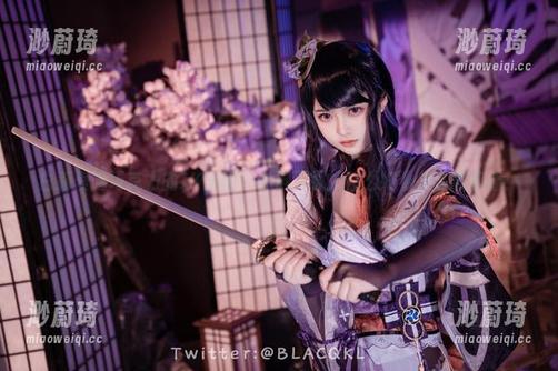 白莉爱吃巧克力的JK美图，必得下载，辣么好看怎么能留着！