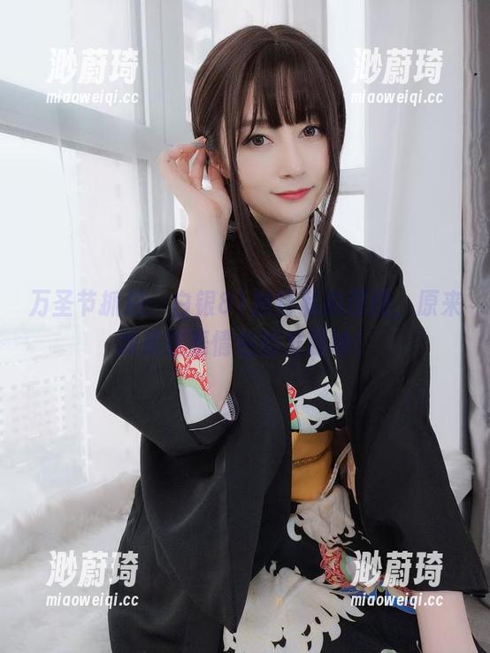 万圣节抓拍：白银81独特私拍原图，原来我是这表情包的发源地！