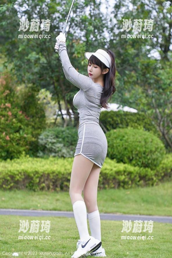 秀人网 - 看Cherry绯月樱的无圣光礼服，真的有种被吸引的错觉…啧，真有个性。