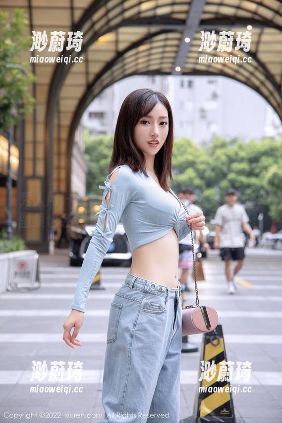 秀人网 - 想不到Elise谭晓彤的全套秘书图集也会让我对文书工作如此心驰神往。