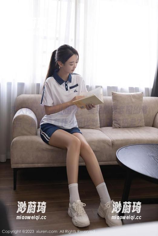 秀人网 - 周波儿出没，美足原图套图的背后，是不是有什么逗比对鞋子的热爱？
