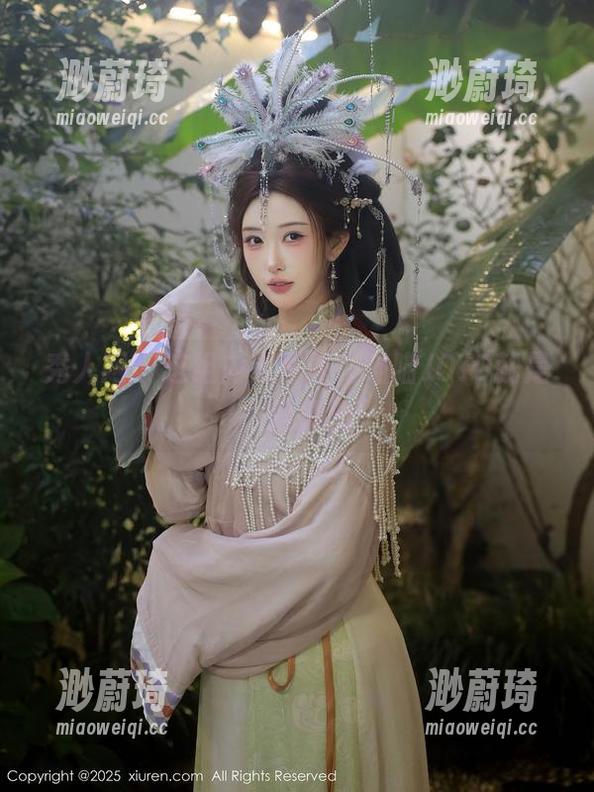 秀人网 - 这组内衣写真，喵喵JOJO就是一股清流