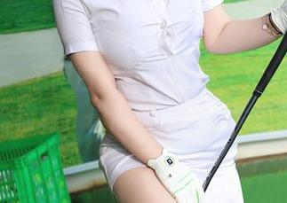 秀人网 – 想问白衬衫里的林文文yooki，有啥福利？作品震撼而不失温柔。