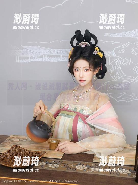 秀人网 - 谁说透明就是空？雪瑞Lisa的壁纸合集颠覆你的认知
