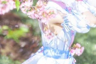 图片流浪者的冒险：花柒Hana和她的天使蕾姆蓝