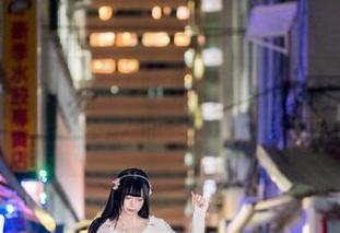 我是不是该好好想想，为什么落落Raku的夏日作品这么吸引，下载还没动。